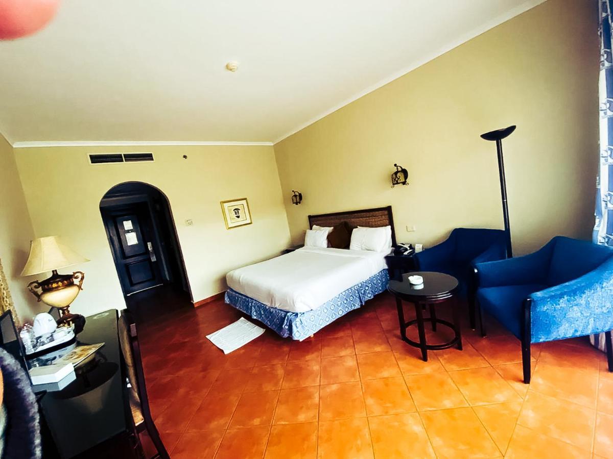 Private Rooms At Porto Marina Resort & Spa -T A 엘 알라메인 외부 사진