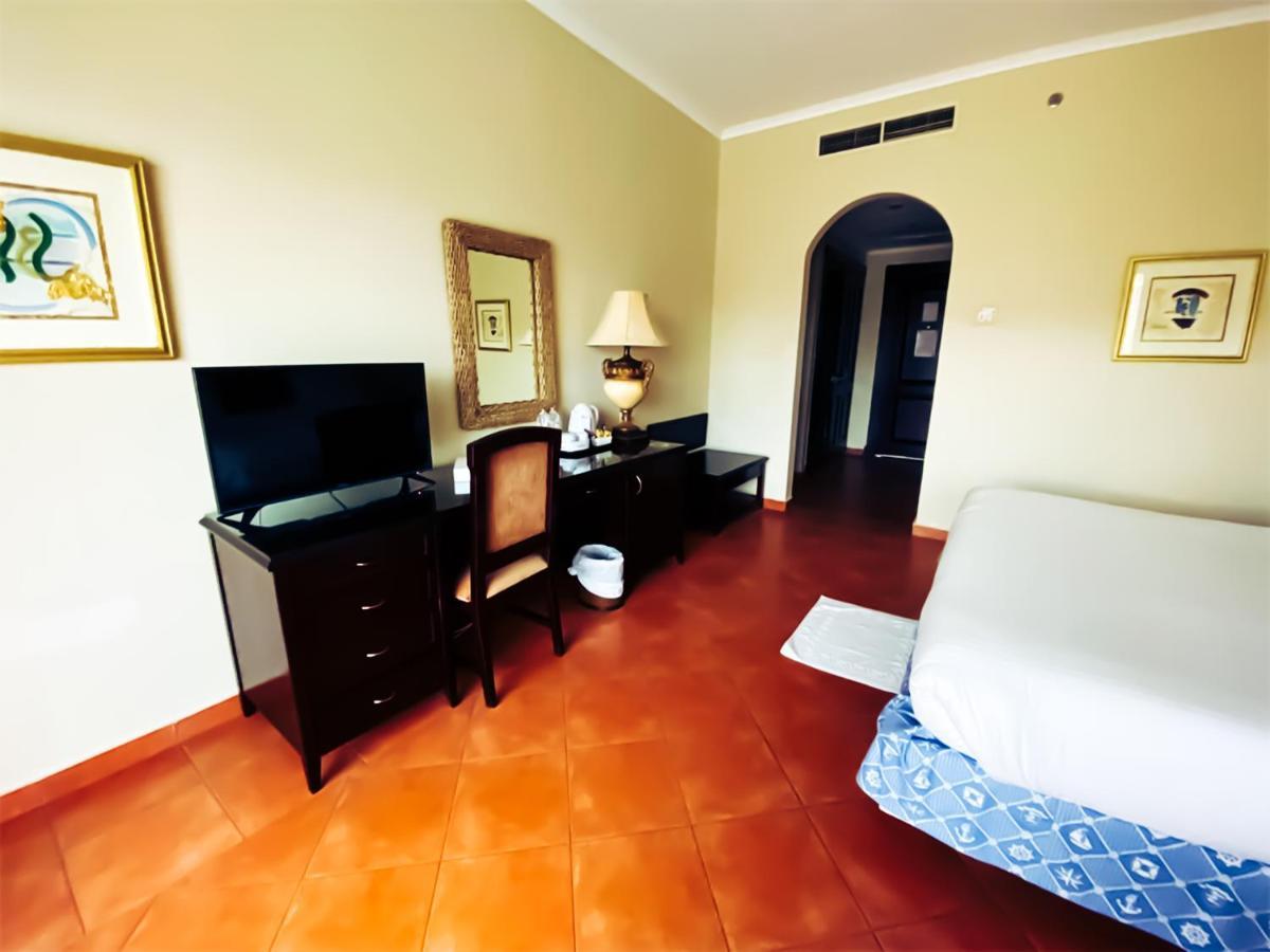 Private Rooms At Porto Marina Resort & Spa -T A 엘 알라메인 외부 사진